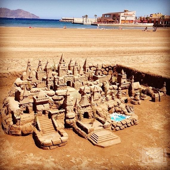 14-Epic-Works-Of-Art-Made-With-Sand
